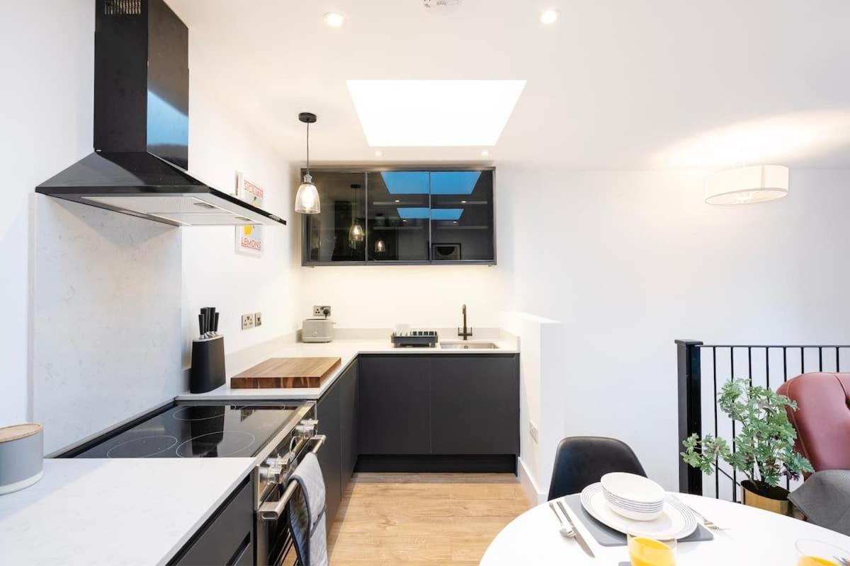 The Upside Down Eco House Vila Bristol Exterior foto